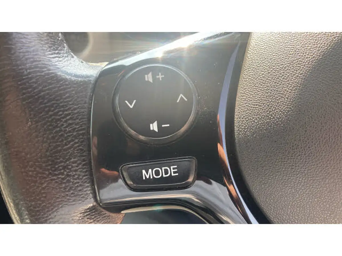 2017-toyota-aygo-10-vvt-i-x-play-71bhp-5d-big-27
