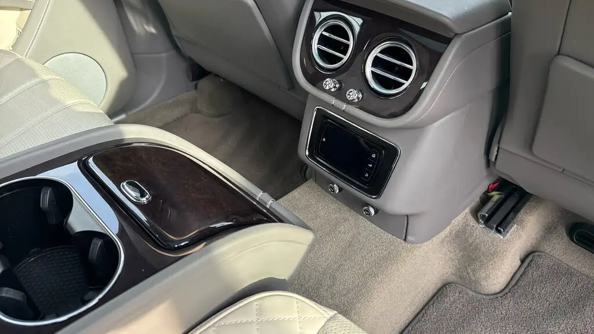 2020-bentley-bentayga-40-v8-550ps-big-16