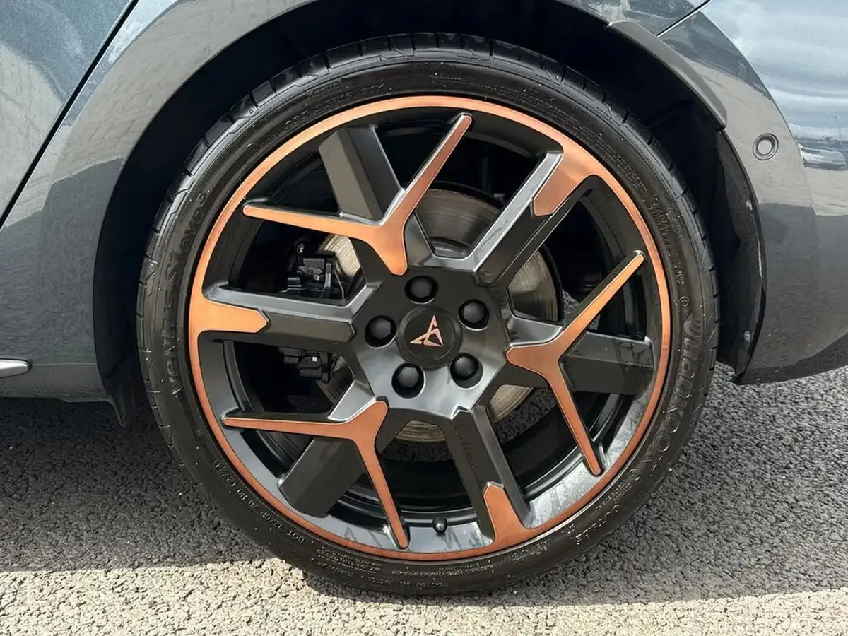 2024-cupra-leon-nf-20-tsi-vz3-300ps-hatchback-big-21