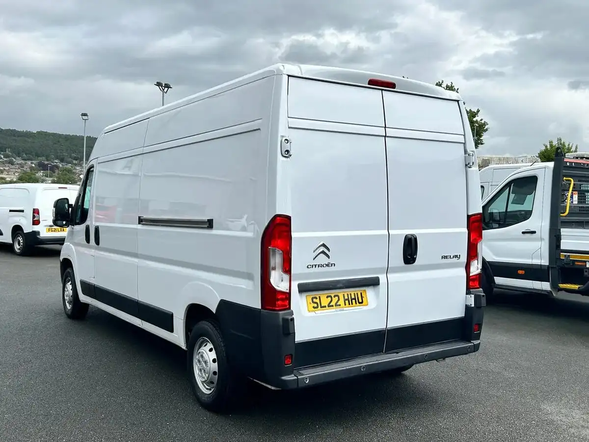2022-citroen-relay-22bluehdi-35-l3h2-enterprise-panel-big-5
