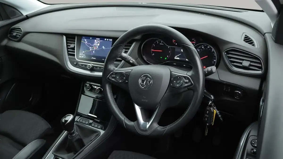 2019-vauxhall-grandland-x-12-sport-nav-big-9