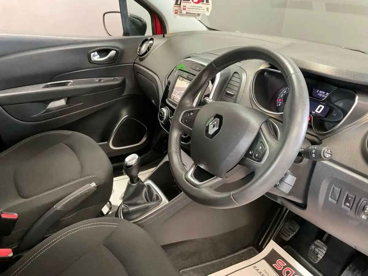 2019-renault-captur-09-tce-iconic-big-23