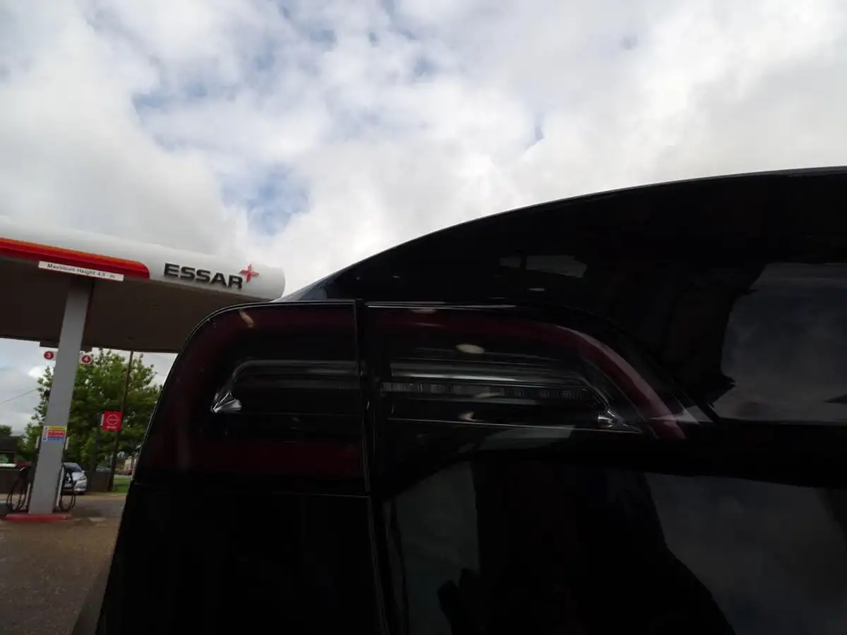 2020-tesla-model-3-e-long-range-big-8
