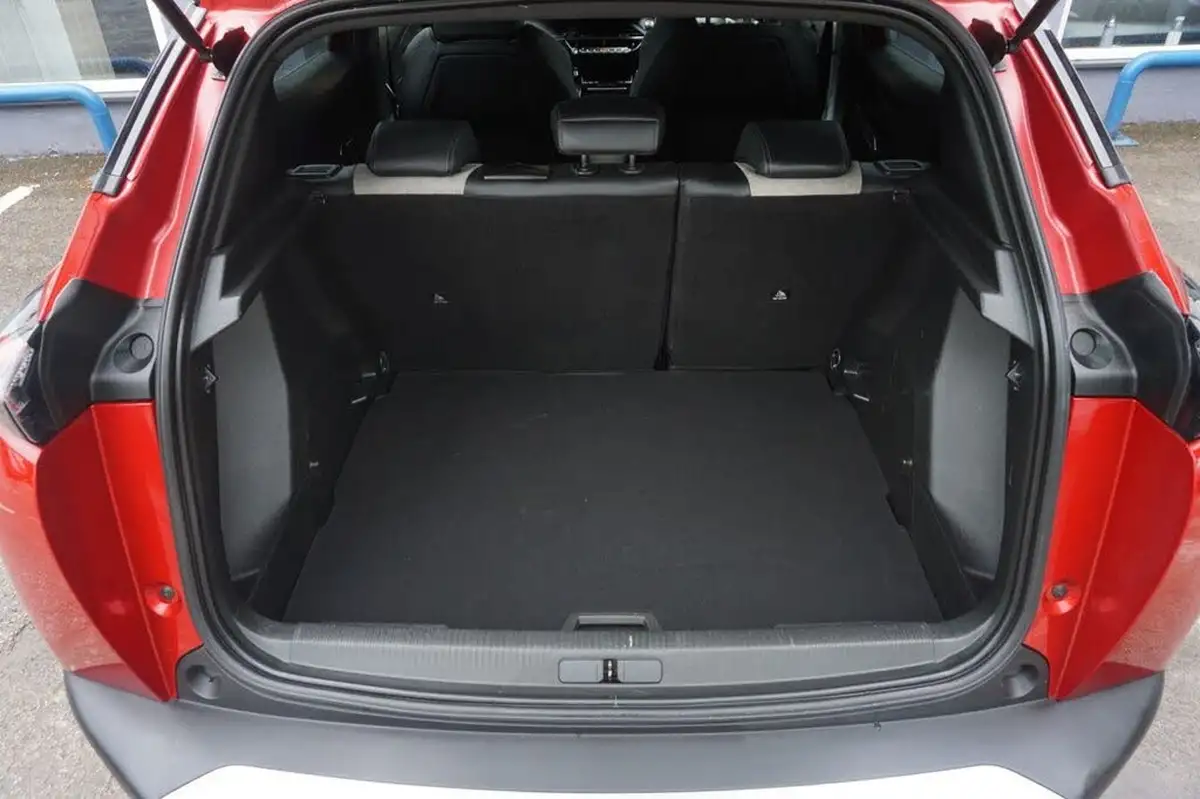 2021-peugeot-2008-suv-e-gt-premium-big-7