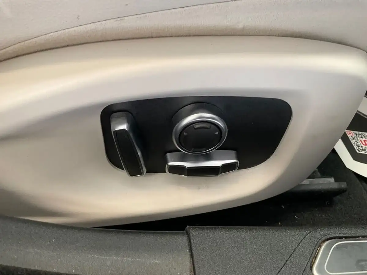 2019-jaguar-xe-20i-r-dynamic-s-250ps-big-31