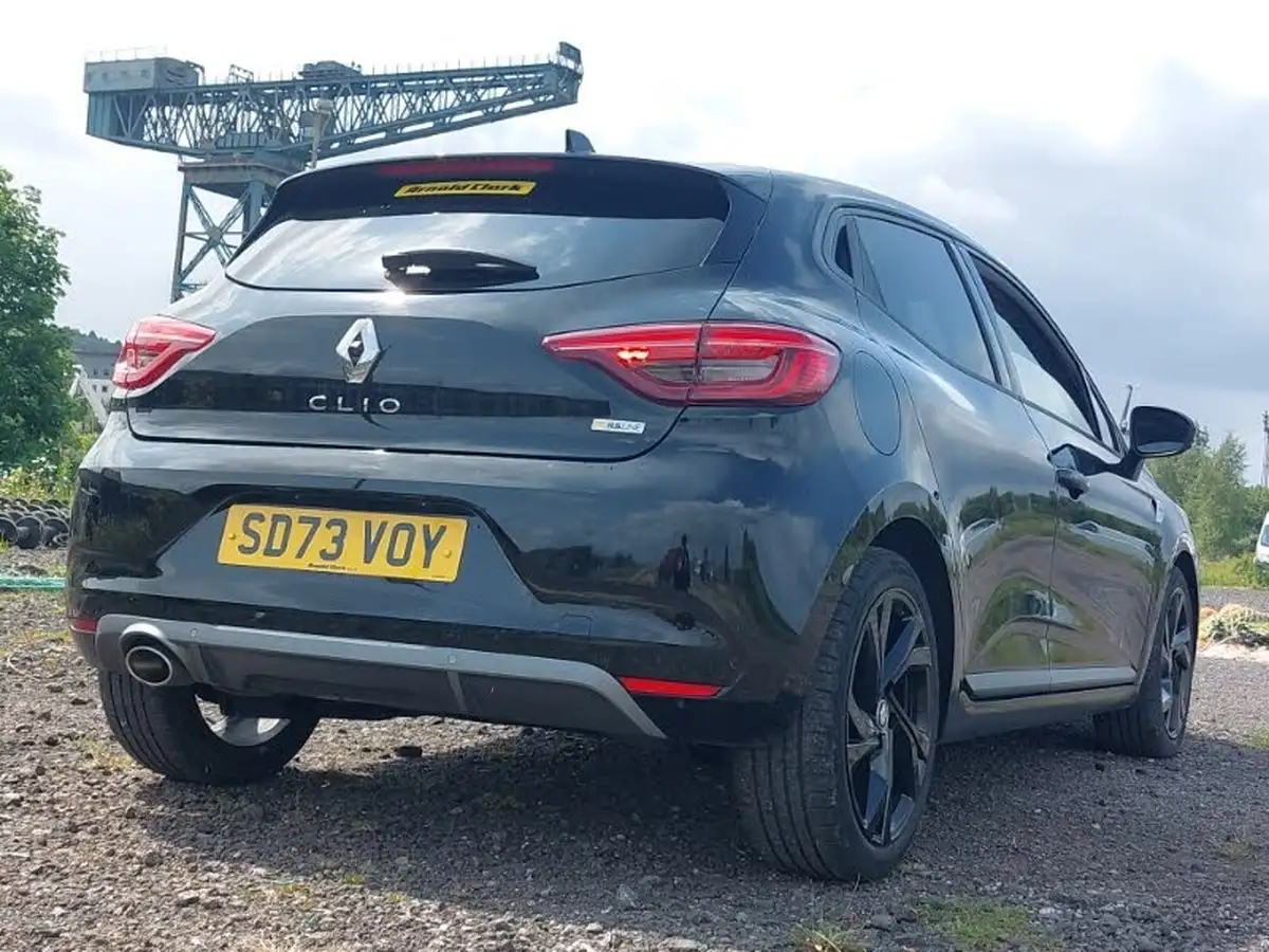 2023-renault-clio-10-tce-rs-line-big-17