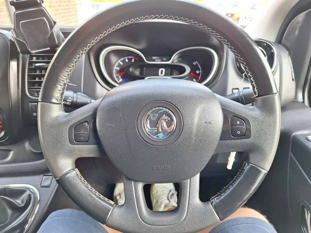 2019-vauxhall-vivaro-16cdti-sportive-2900-l2h1-145pseu6-biturbo-ss-panel-big-14
