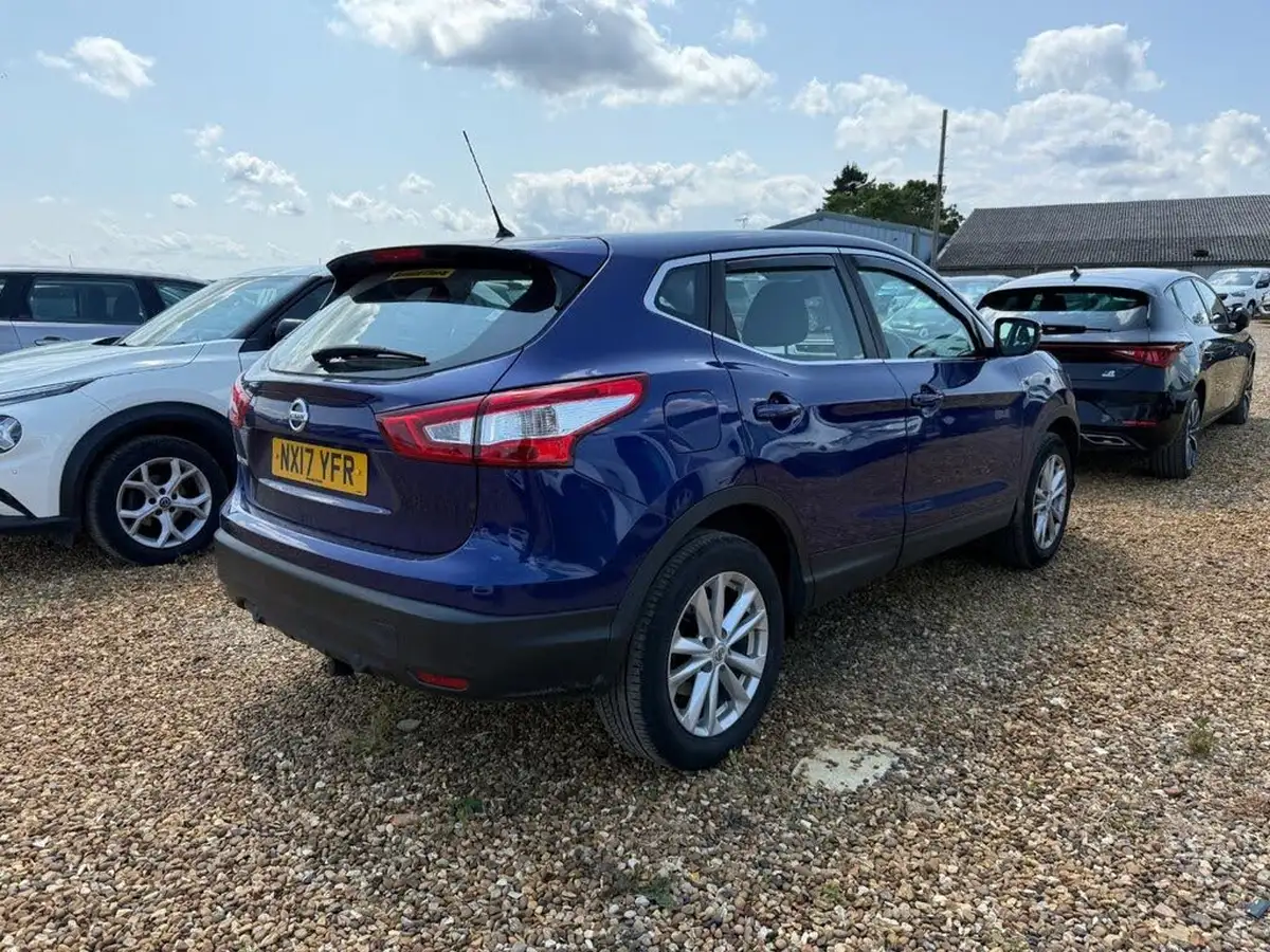 2017-nissan-qashqai-15dci-acenta-smart-vision-packtech-pack-big-1