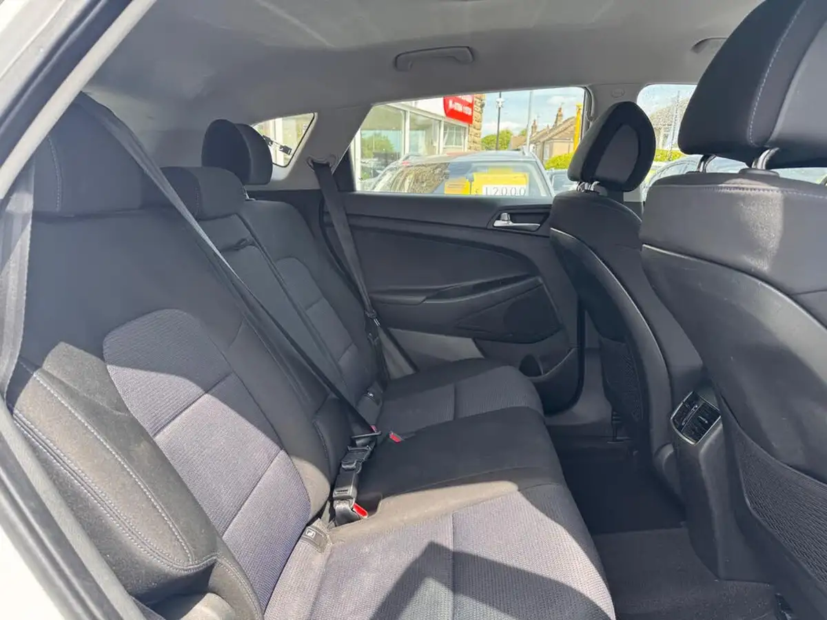 2017-hyundai-tucson-17crdi-blue-drive-se-nav-116ps-big-8