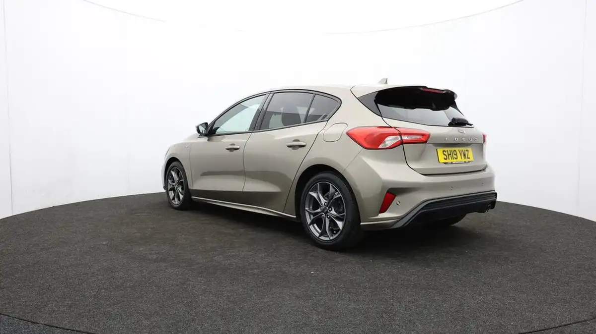 2019-ford-focus-15-st-line-ss-hatchback-big-76