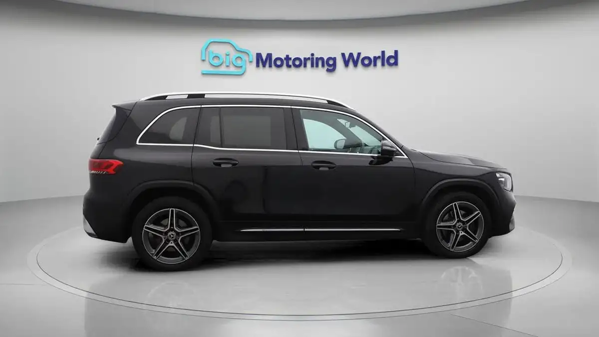 2021-mercedes-benz-glb-class-13-glb200-amg-line-8g-tronic-big-8