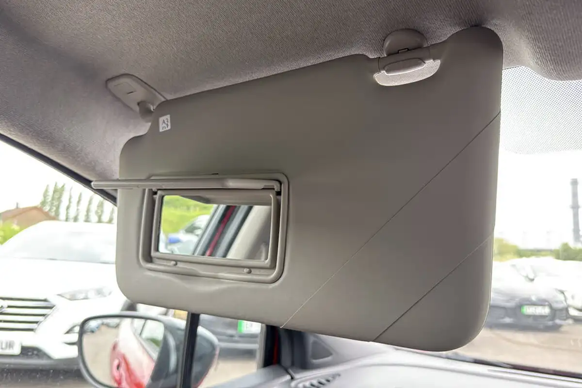 2017-nissan-micra-09-ig-t-tekna-big-36