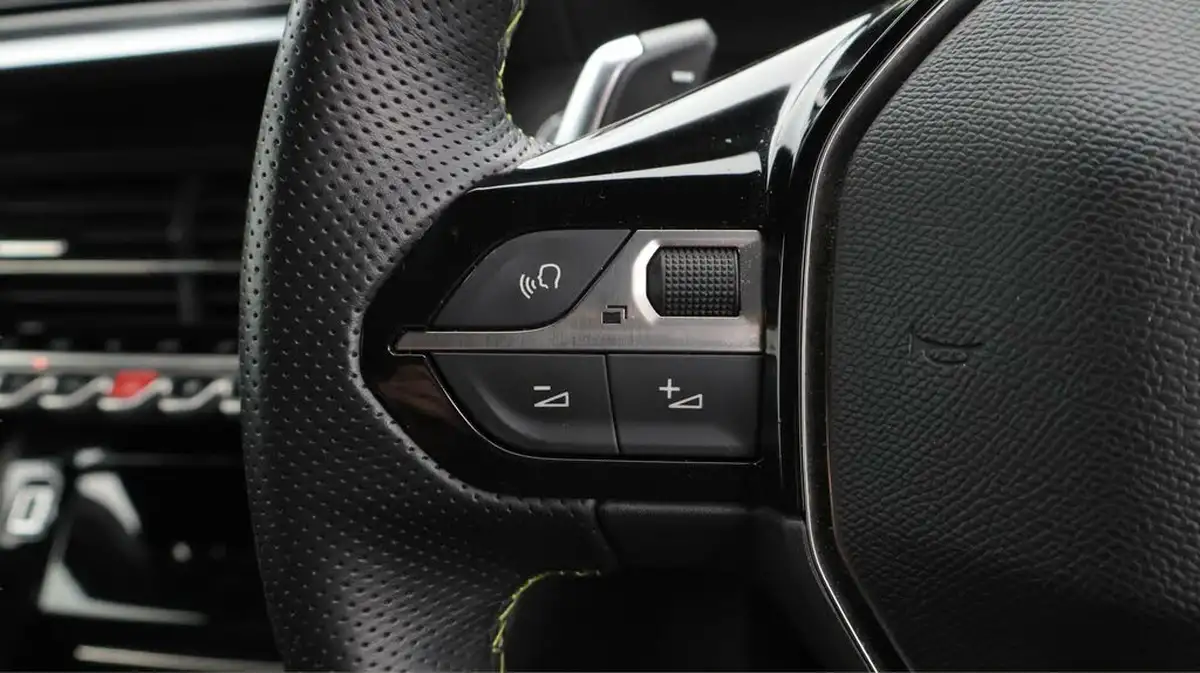 2020-peugeot-208-12-puretech-gt-line-130bhp-eat8-big-25
