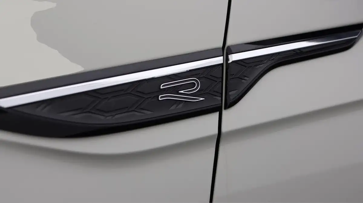 2022-volkswagen-taigo-10-tsi-r-line-big-20