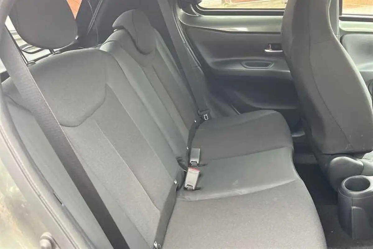 2022-toyota-aygo-x-10-vvt-i-exclusive-big-23