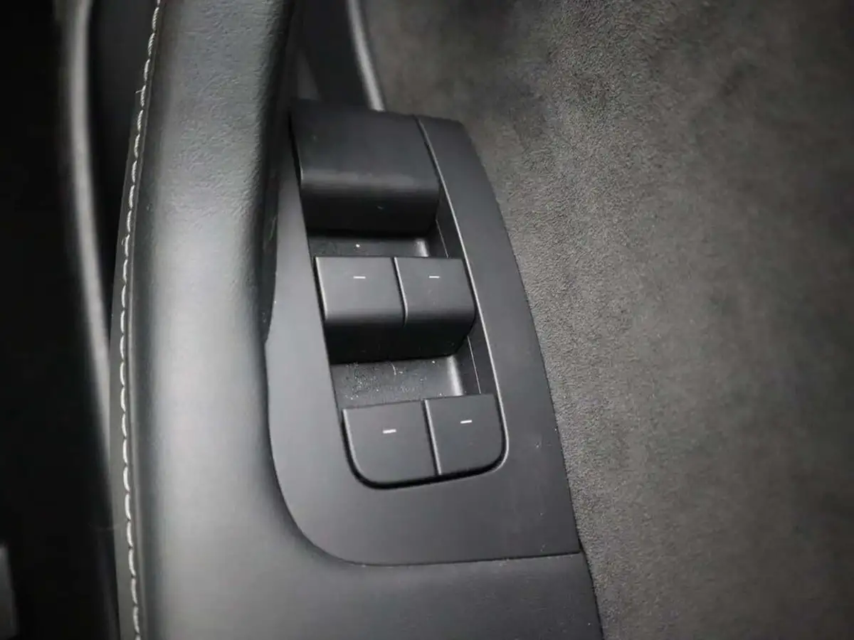 2021-tesla-model-3-e-long-range-4x4-big-39
