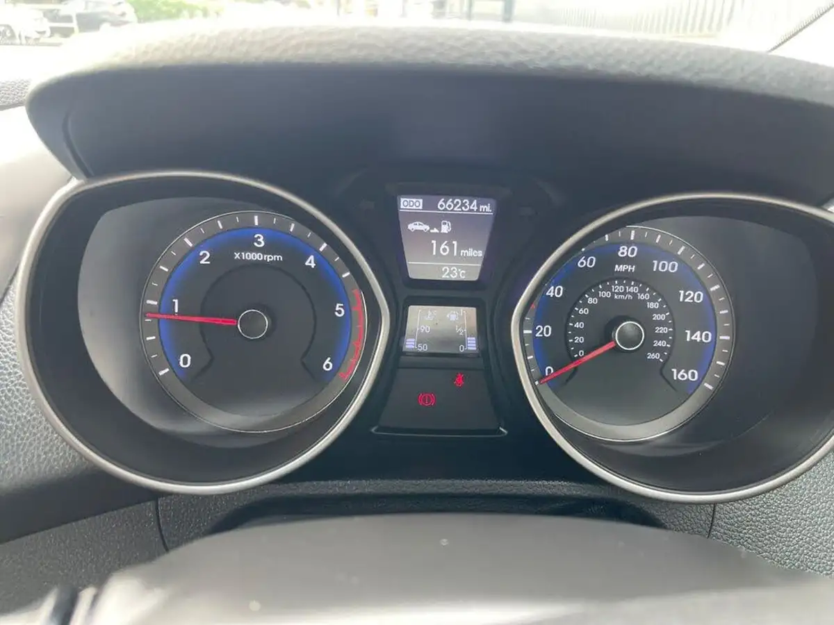 2015-hyundai-i30-16crdi-se-nav-110ps-tourer-big-20