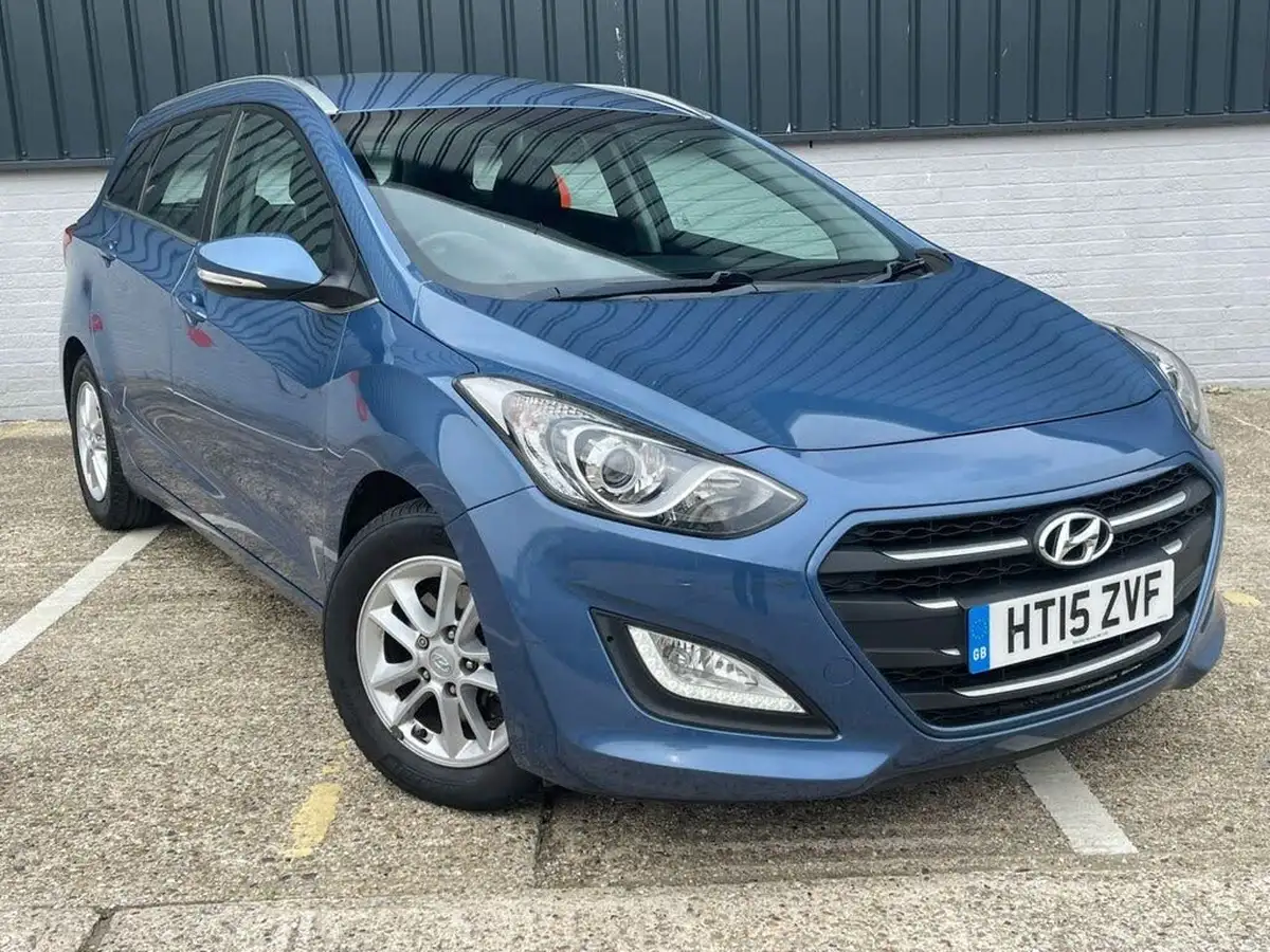 2015-hyundai-i30-16crdi-se-nav-110ps-tourer-big-72