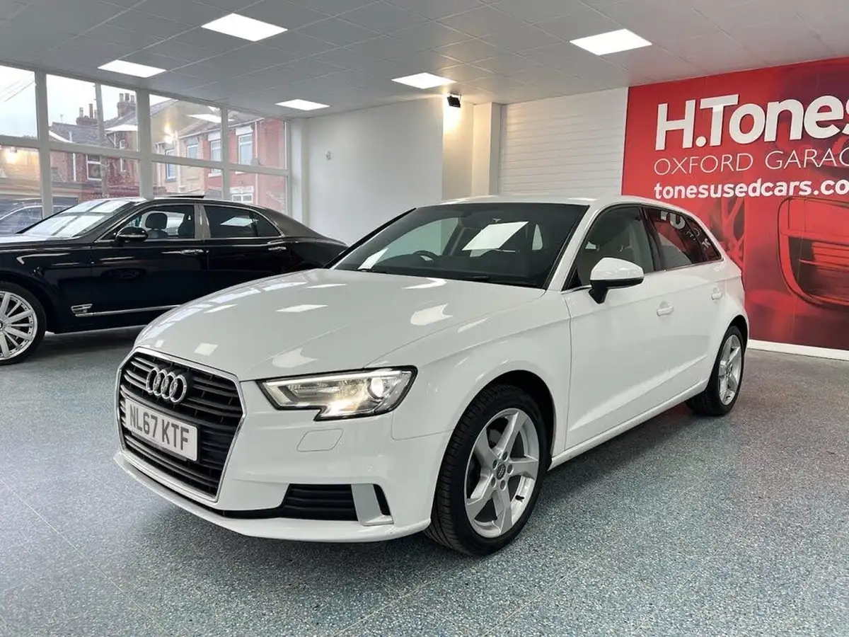2017-audi-a3-15-tfsi-sportback-5d-big-17