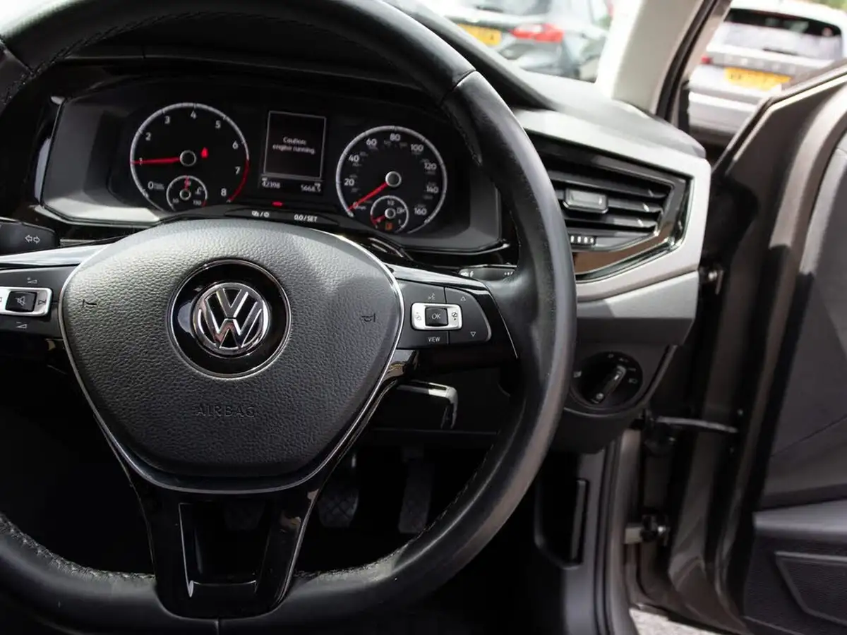 2019-volkswagen-polo-10-tsi-se-big-19