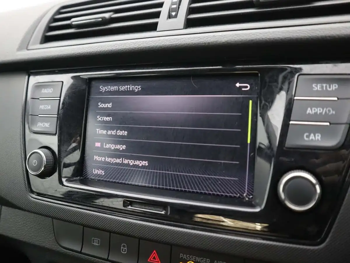 2021-skoda-fabia-10-mpi-se-big-24