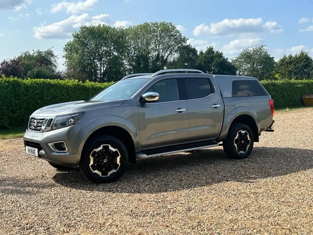2019-nissan-navara-23dci-tt-tekna-8-navileather-auto-big-48