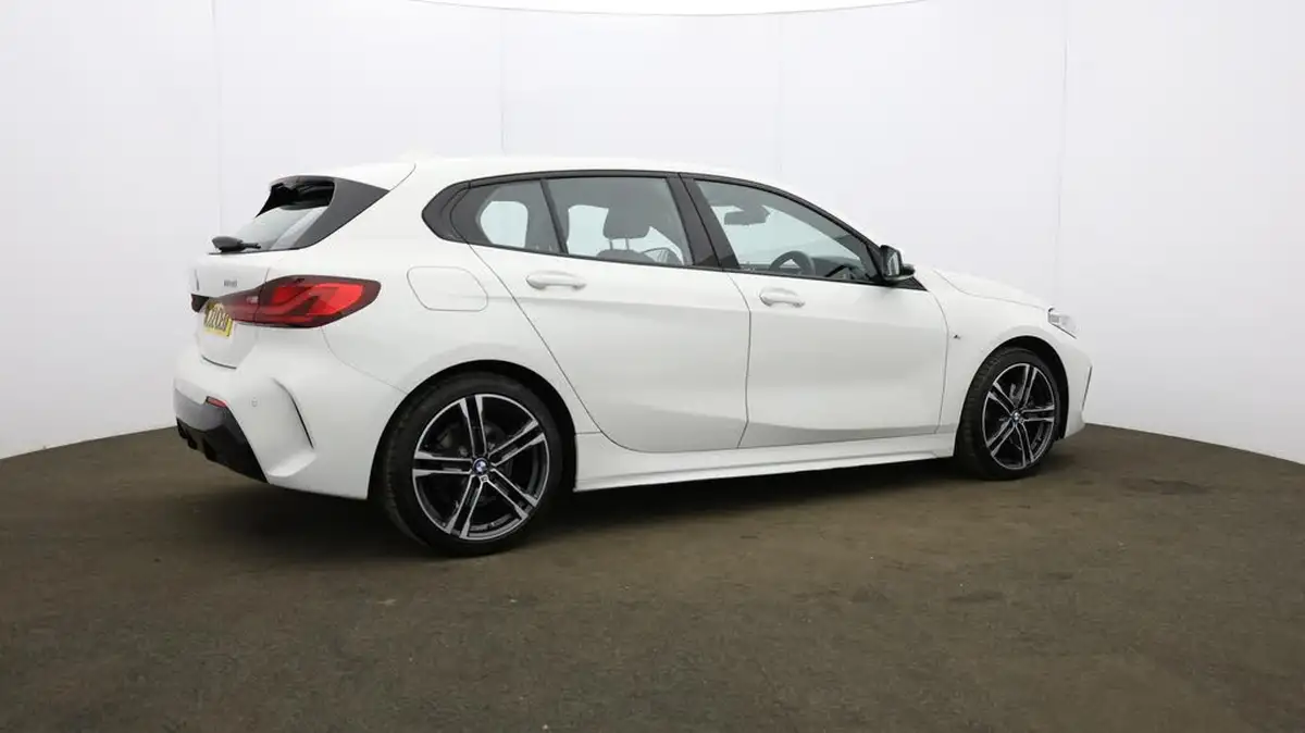 2022-bmw-1-series-15-118i-m-sport-lcp-big-57