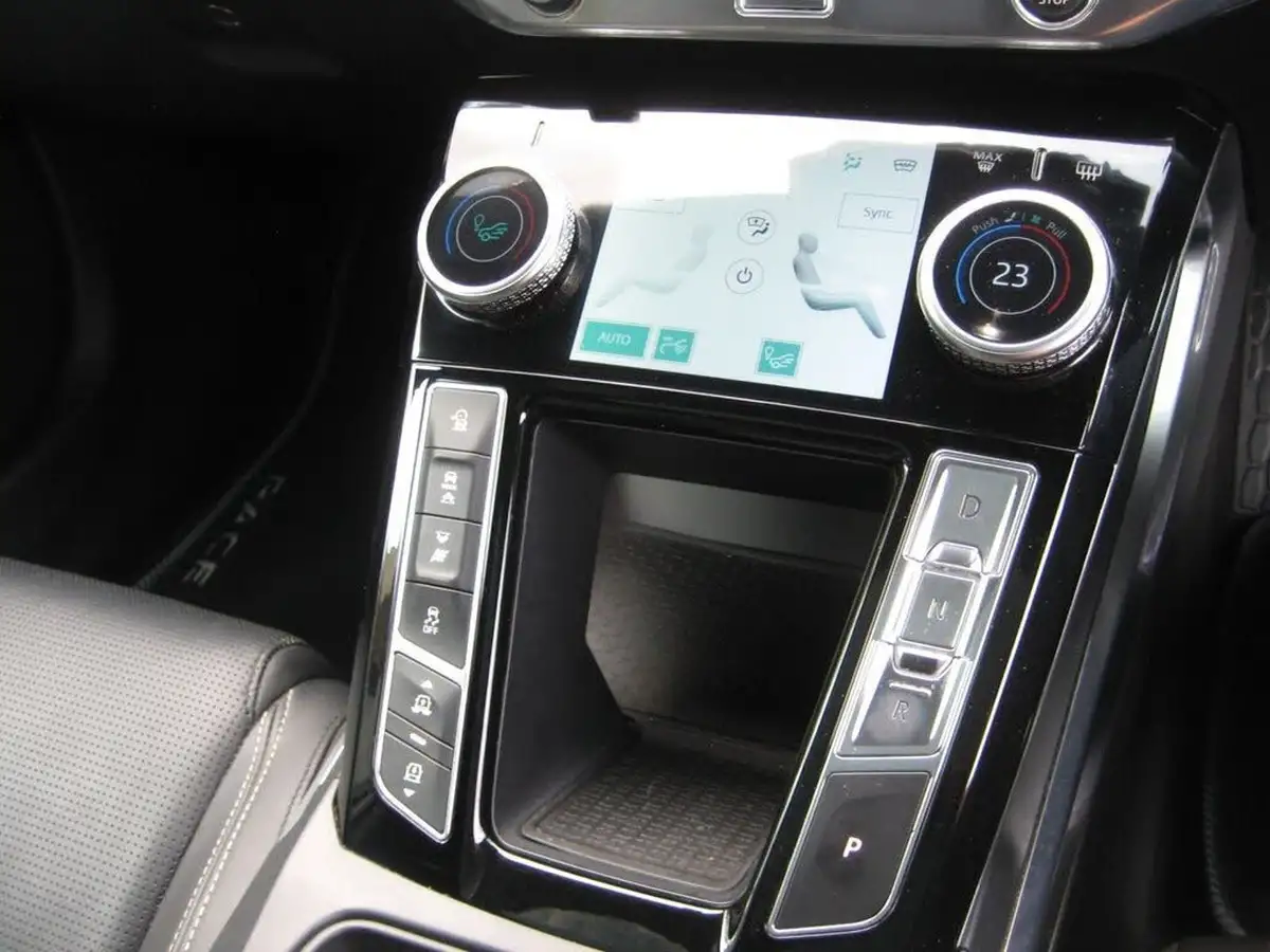 2018-jaguar-i-pace-ev400-hse-big-17