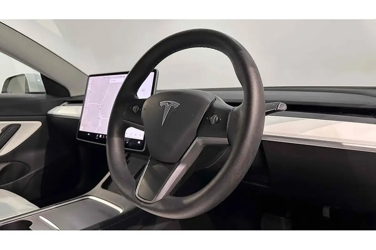 2020-tesla-model-3-e-long-range-big-36