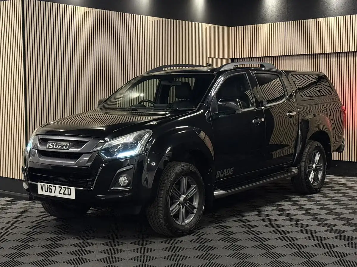 2017-isuzu-d-max-19td-blade-big-10
