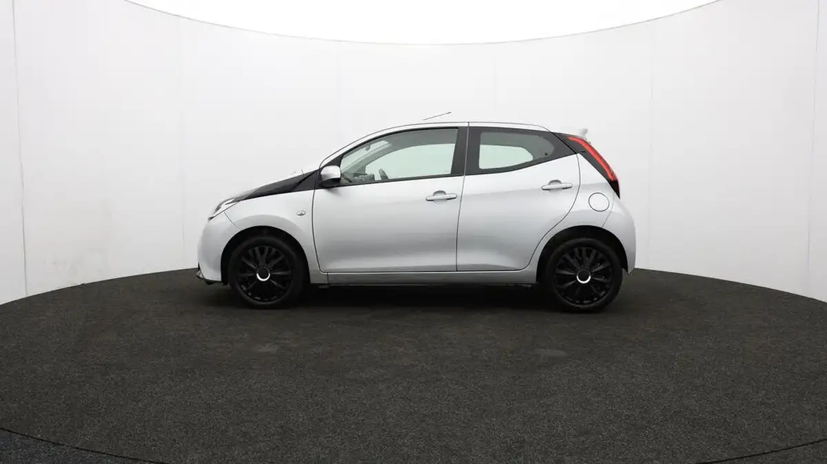 2019-toyota-aygo-10-vvt-i-x-play-big-63