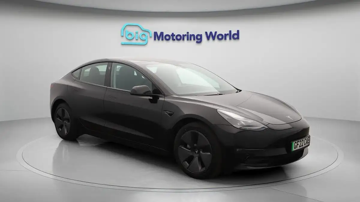 2022-tesla-model-3-e-long-range-big-1