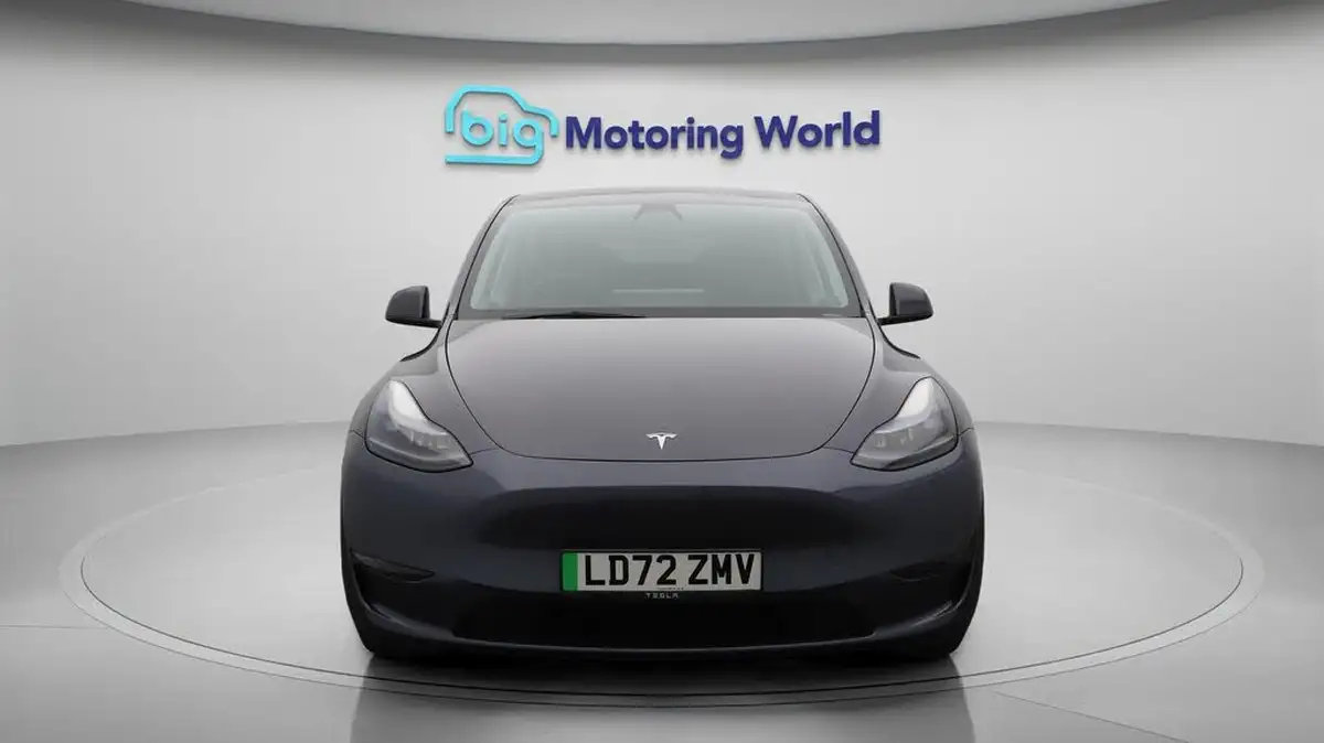 2022-tesla-model-y-e-long-range-big-2