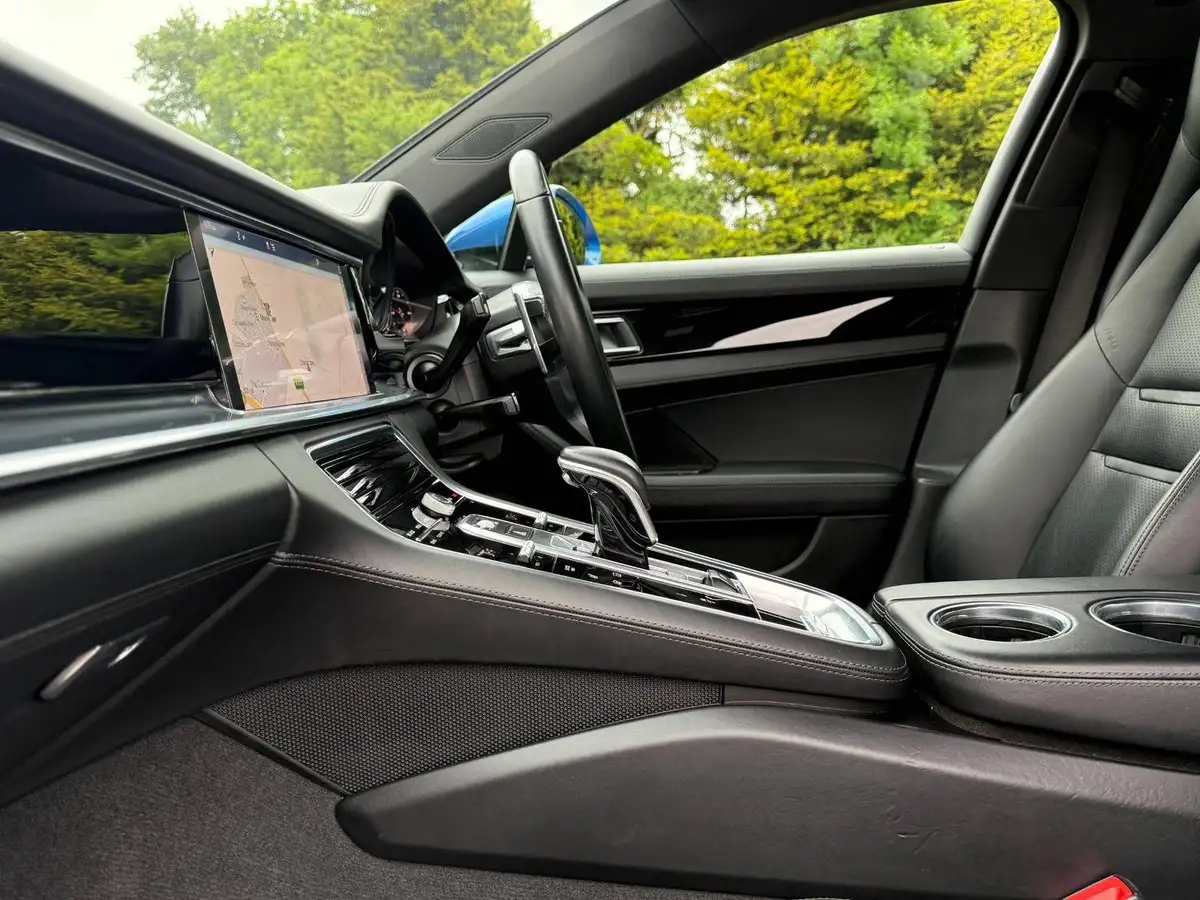 2017-porsche-panamera-29-v6-4s-hatchback-big-32