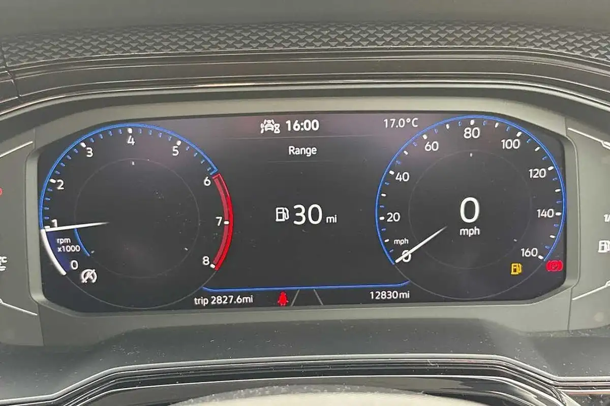 2022-volkswagen-polo-10-tsi-life-big-17