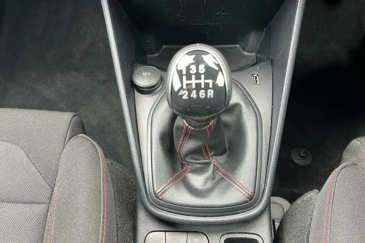 2022-ford-fiesta-10t-st-line-100ps-5d-big-34