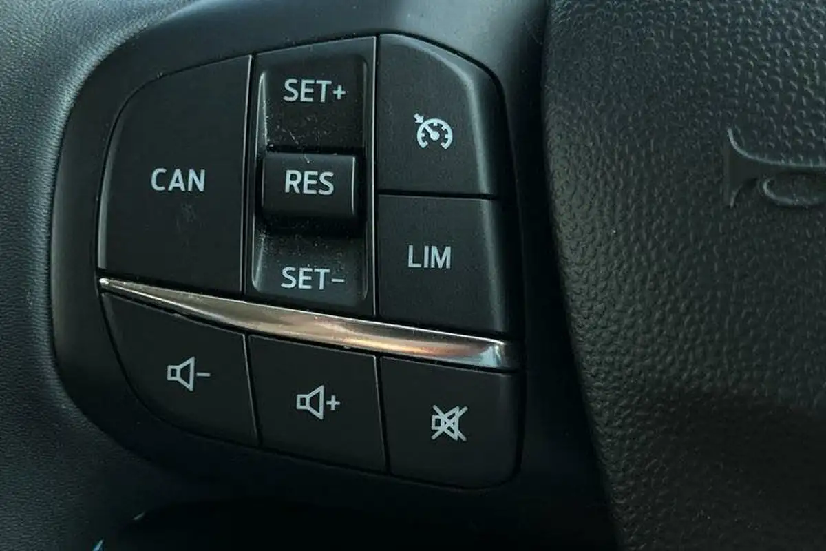 2023-ford-fiesta-10t-active-125ps-hybrid-mhev-powershift-big-24