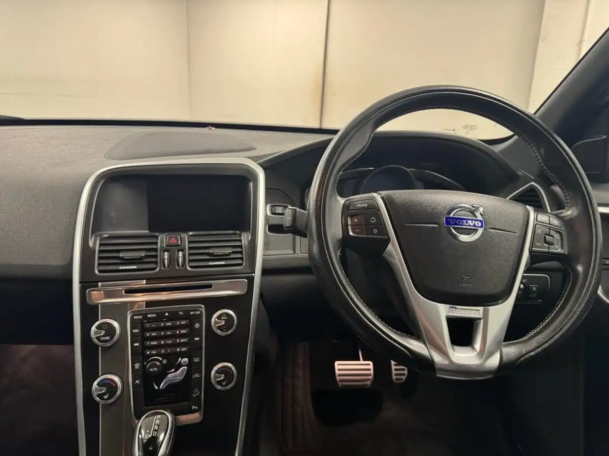 2017-volvo-xc60-24td-d5-r-design-lux-geartronic-big-7