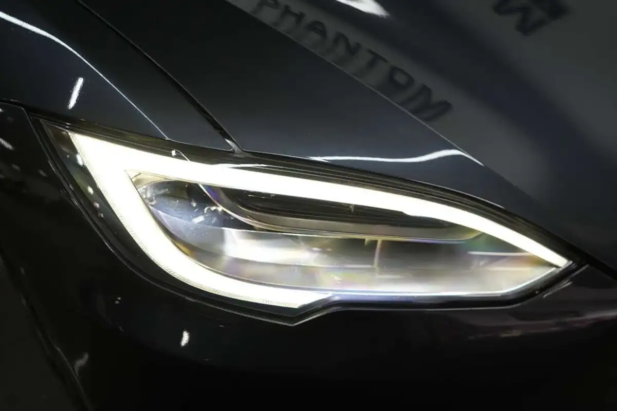 2018-tesla-model-s-e-75d-big-8