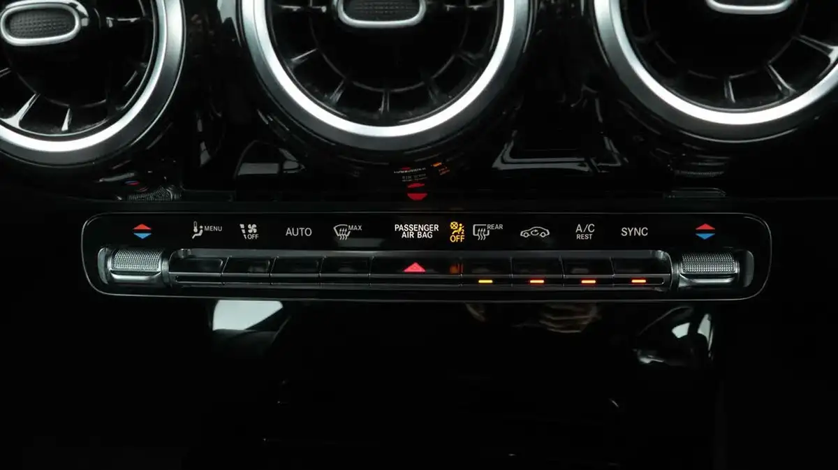 2020-mercedes-benz-a-class-13-a200-amg-line-hatchback-5d-7g-dct-big-12