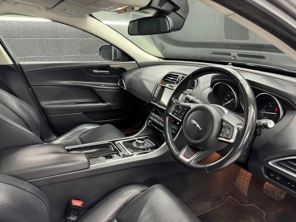 2017-jaguar-xe-20d-portfolio-180ps-awd-ss-1999cc-auto-big-20