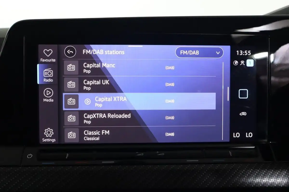 2021-volkswagen-golf-20-tsi-r-hatchback-big-38