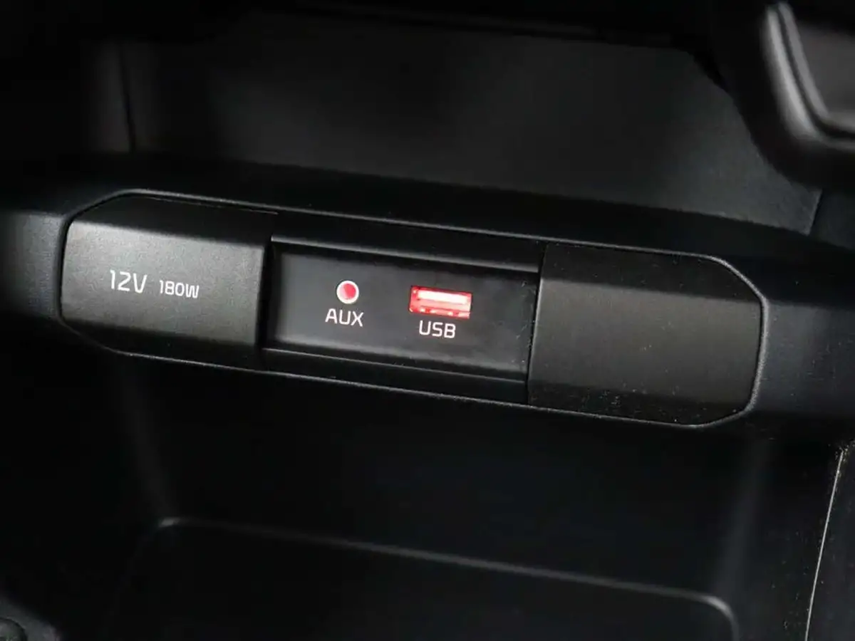 2018-kia-picanto-10-1-65bhp-adap-big-40