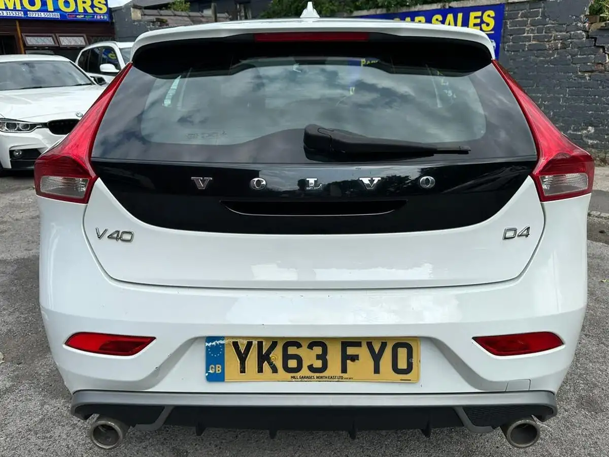 2013-volvo-v40-20td-d4-r-design-big-5