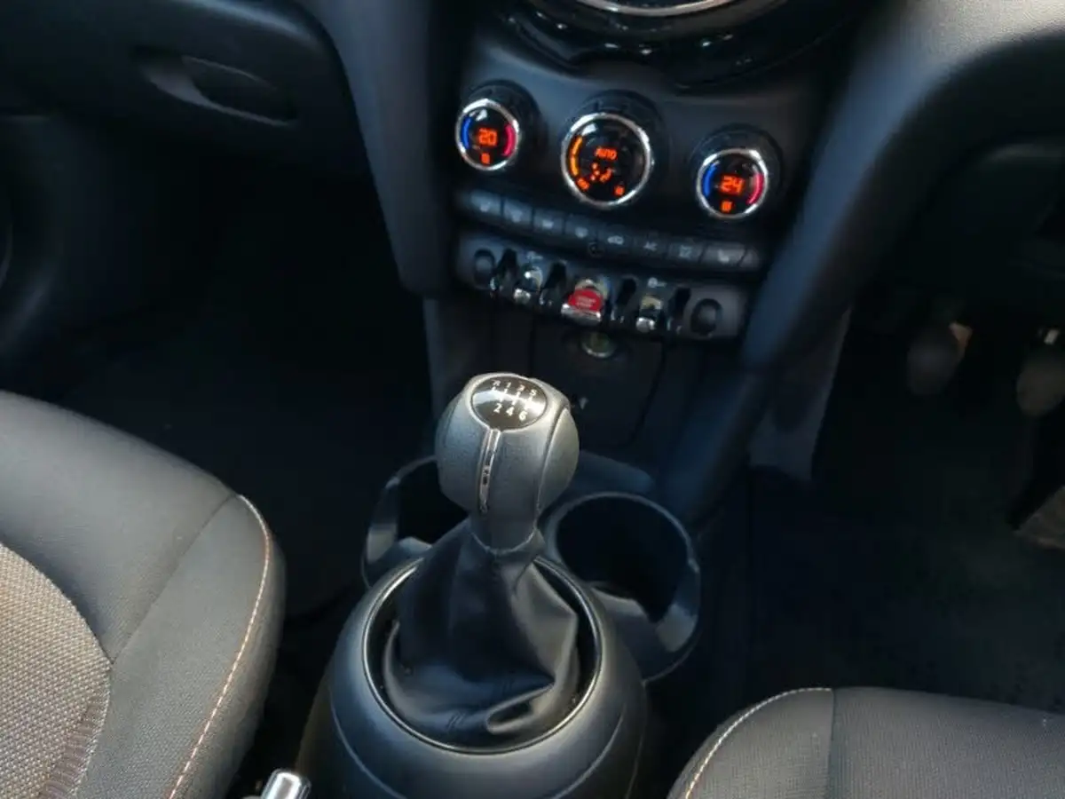 2019-mini-cooper-15-cooper-classic-hatchback-5d-big-10