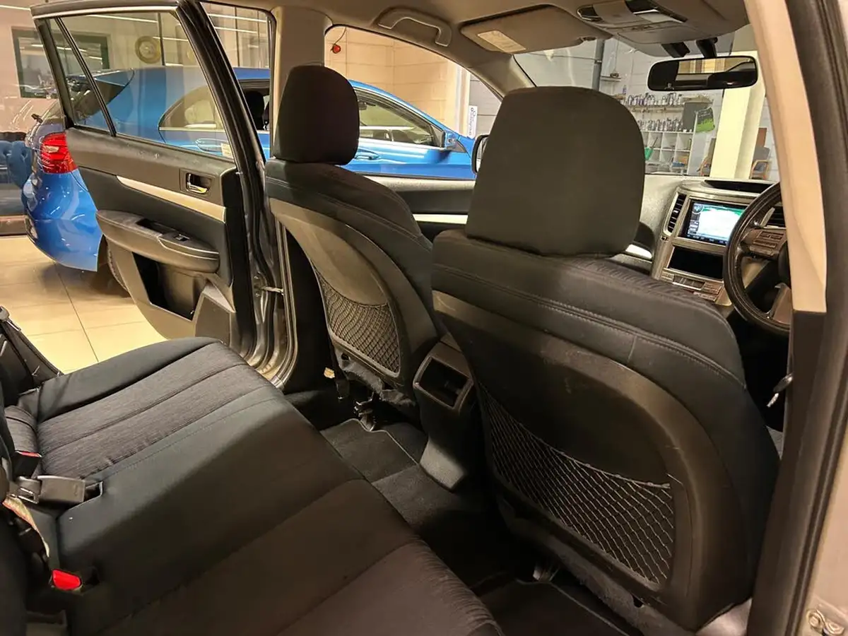 2011-subaru-legacy-20-es-lineartronic-big-18