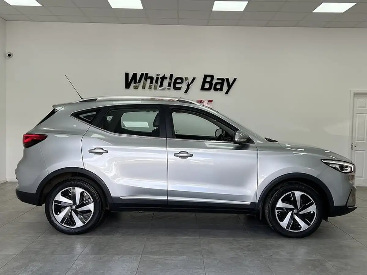 2022-mg-zs-suv-e-trophy-ev-176ps-big-1