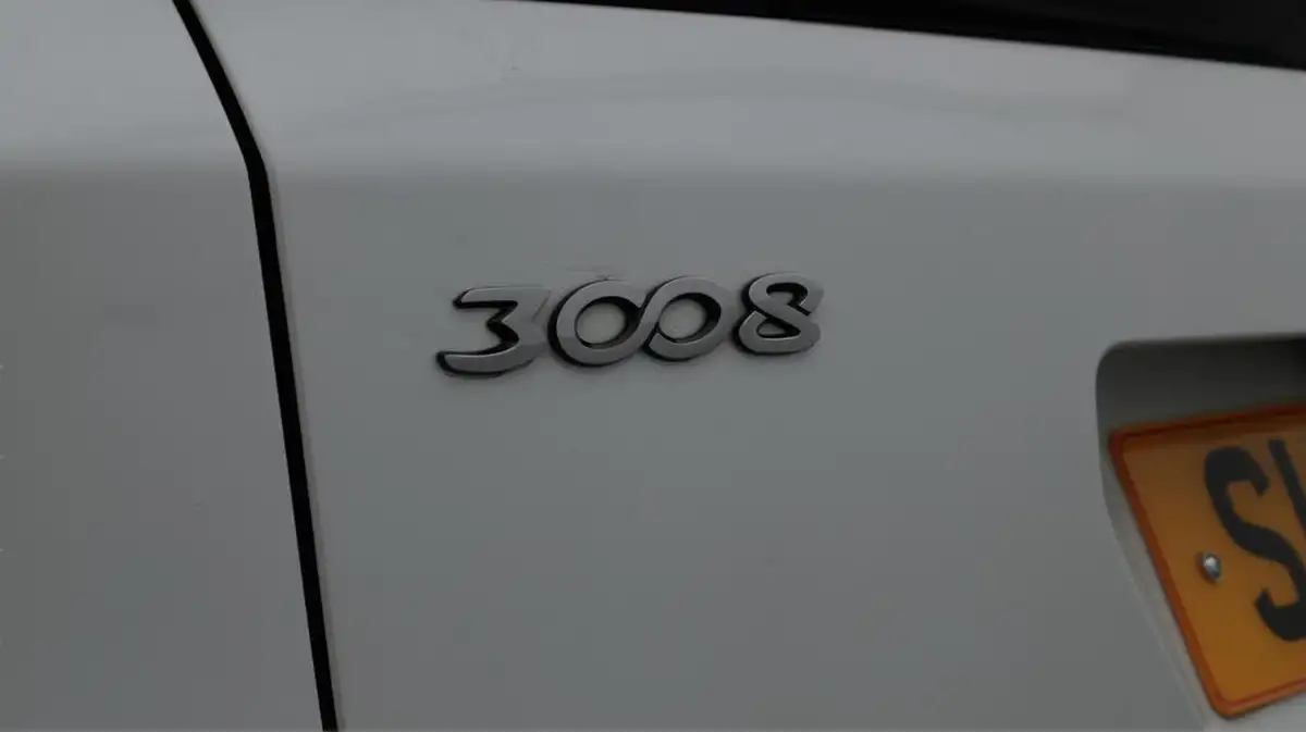 2018-peugeot-3008-suv-15-bluehdi-allure-big-21