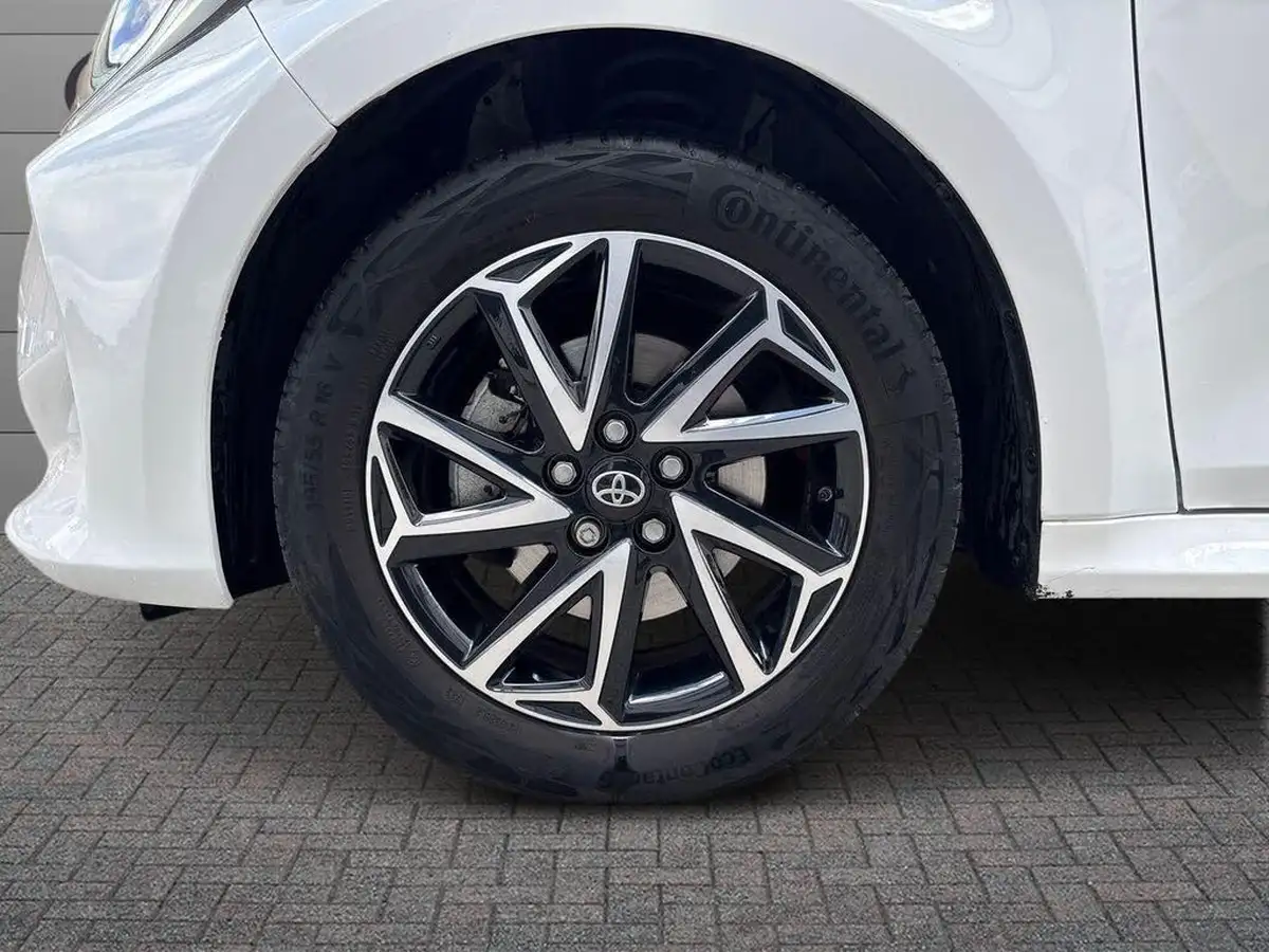 2023-toyota-yaris-15-vvt-i-design-big-8