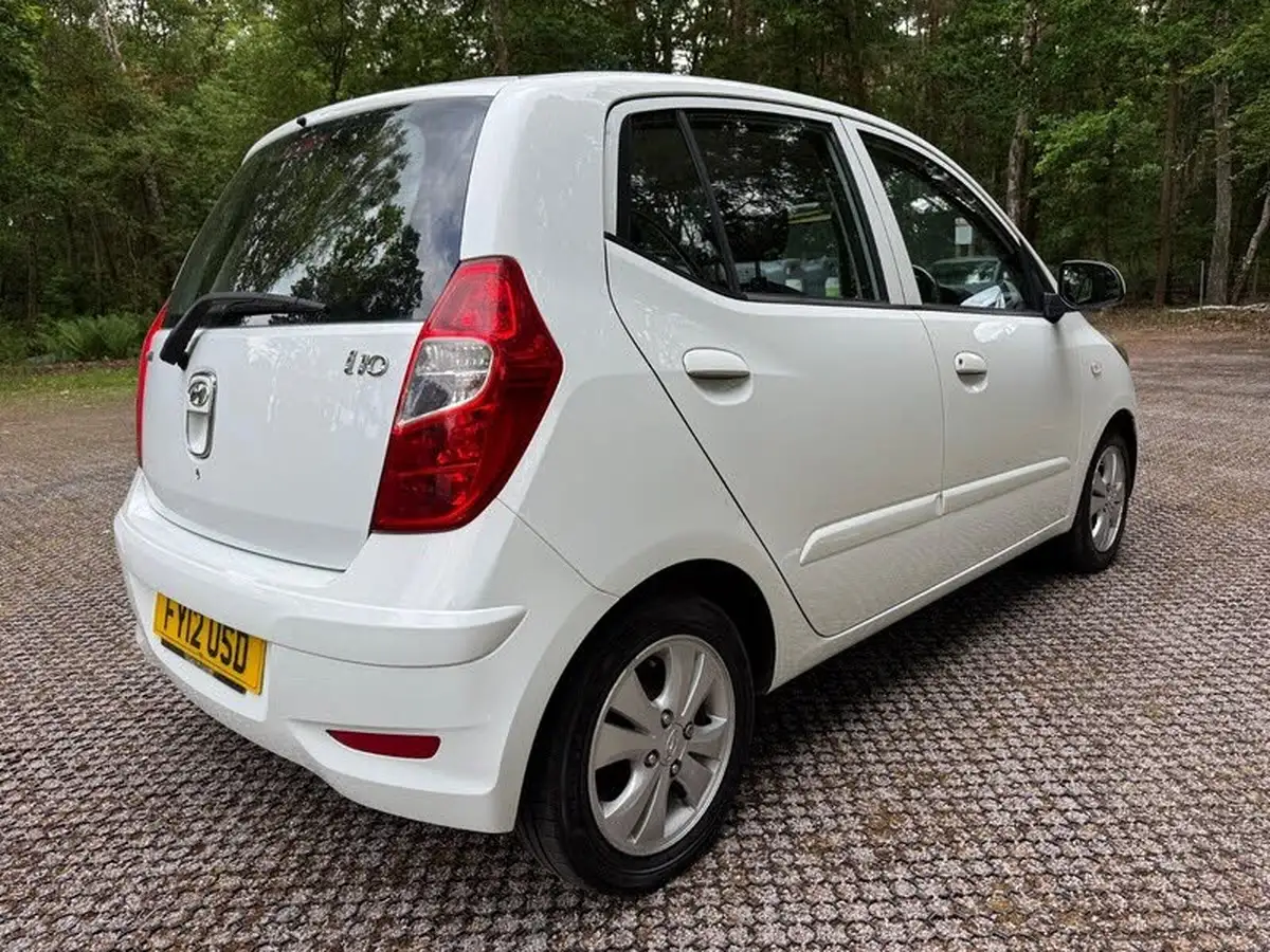 2012-hyundai-i10-12-active-big-7